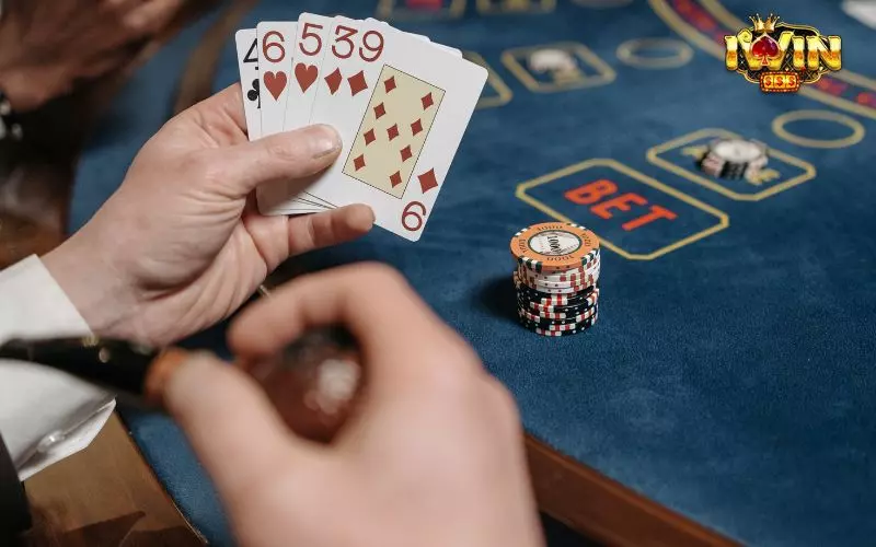 Kinh nghiệm chơi Mậu binh hữu ích từ cao thủ iWin